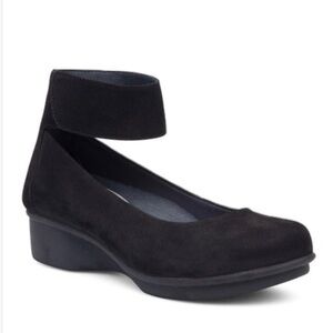 DANSKO Sz 39 Lulu Ankle Strap Nubuck Suede Round Toe Small Wedge Shoes